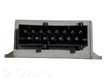 Piekabes āķa vadības bloks