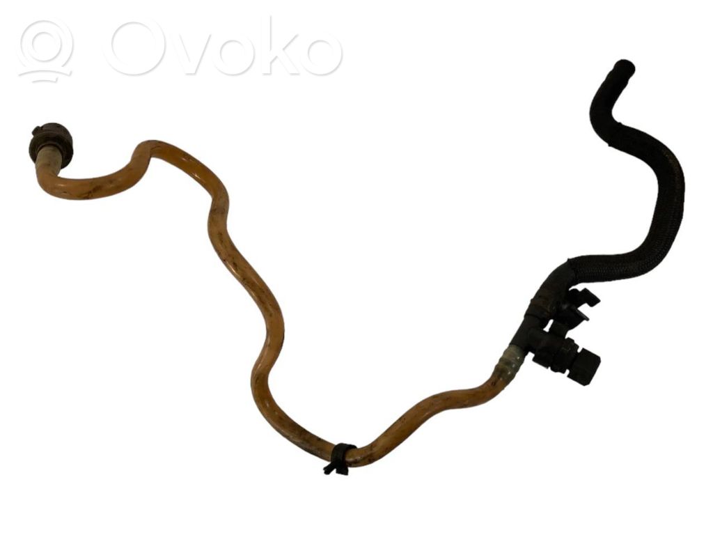 Degvielas caurulīte (-es)