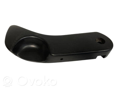 Ручка открывания капота двигателя