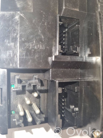 Window lift control switch(es)