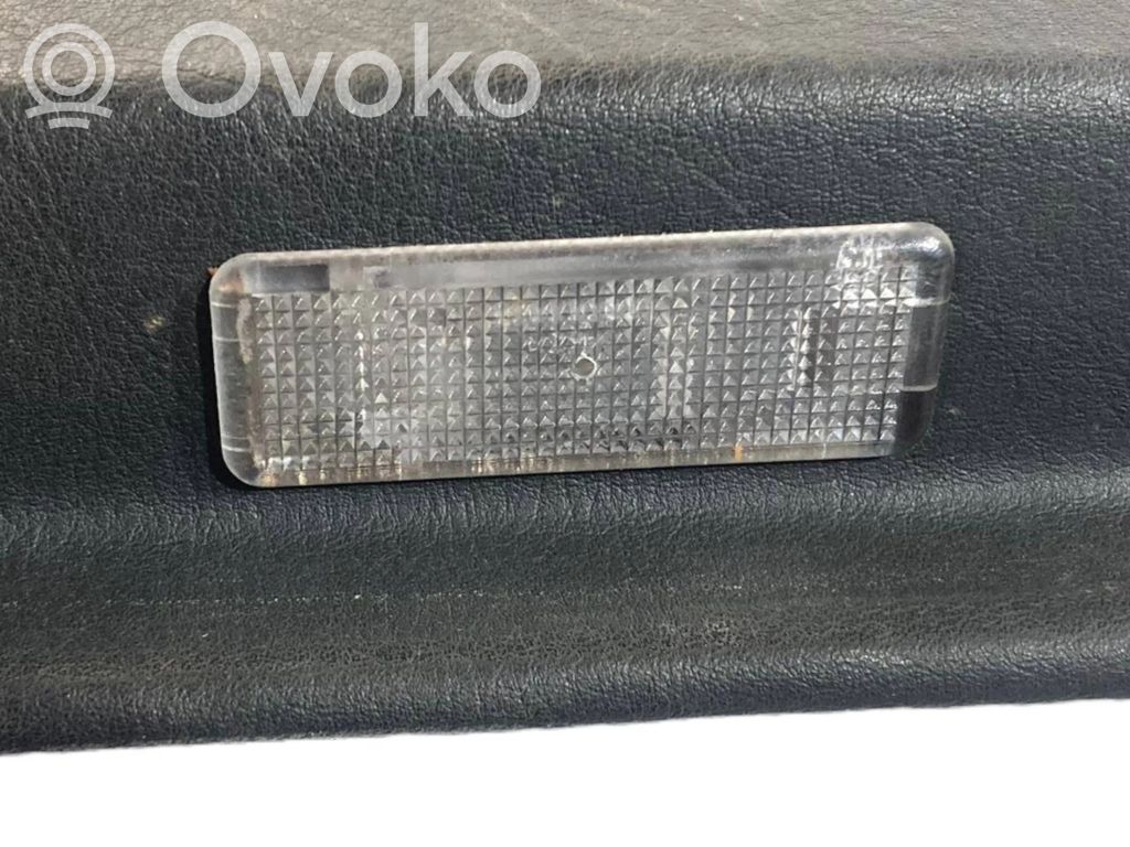 Priekšējo durvju apdare