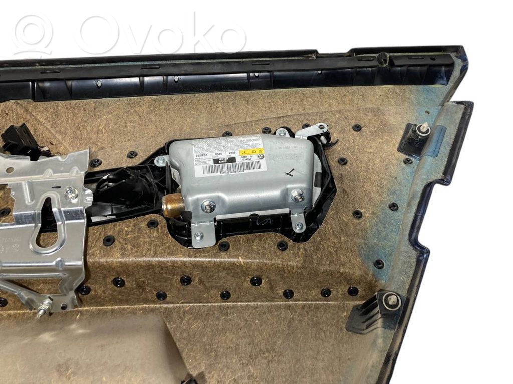 Apšuvums aizmugurējām durvīm