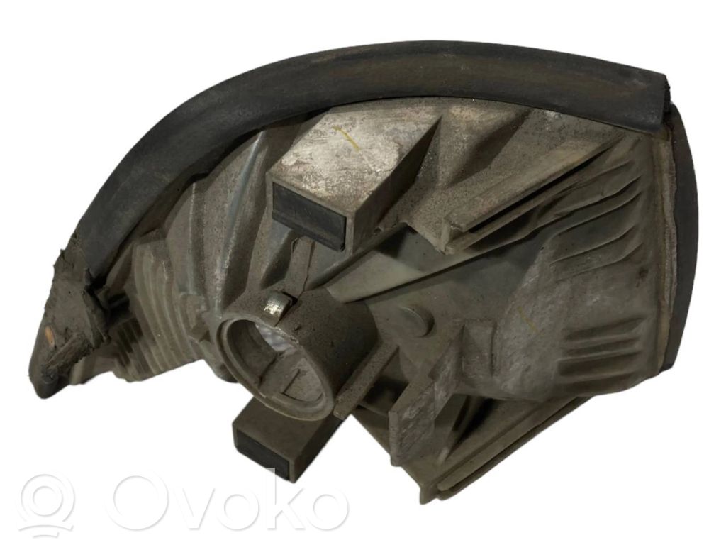 Priekšējais pagrieziena lukturis