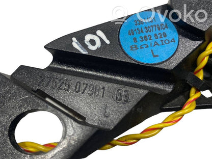 Skaļrunis (-i) priekšējās durvīs