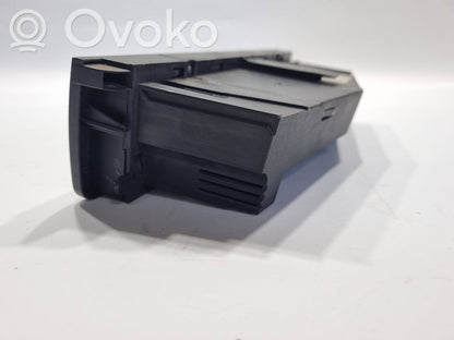 Gaisa kondicioniera / klimata kontroles / salona apsildes vadības bloks (salonā)