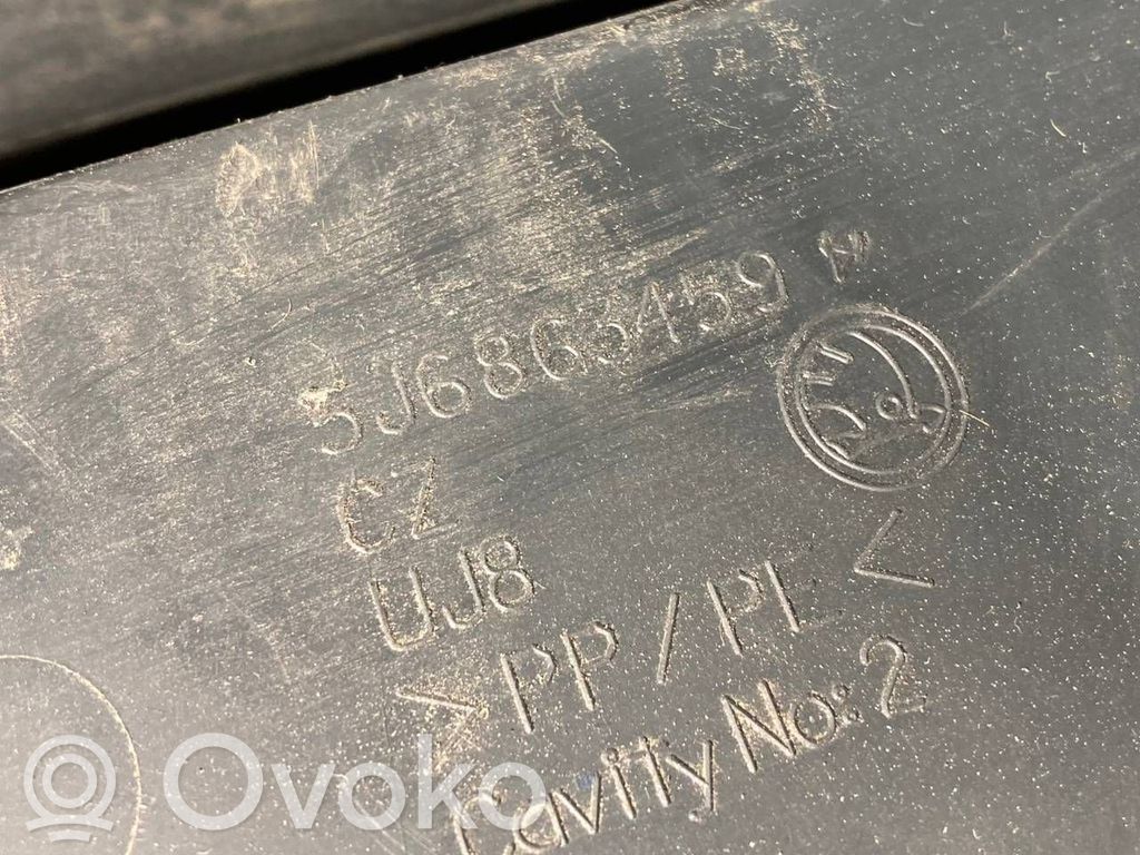 Bagāžnieka sliekšņa dekoratīvā apdare