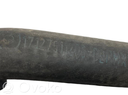 Caurulīte (-es) / šļūtene (-es)