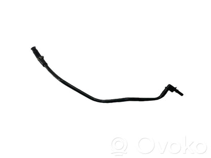 Caurulīte (-es) / šļūtene (-es)