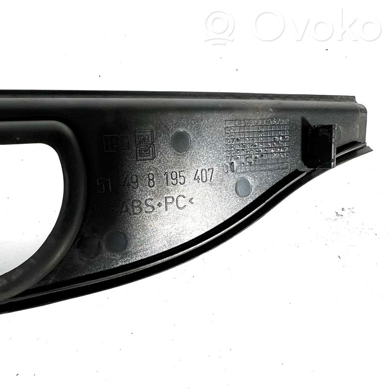 Верхняя декоративная отделка (возле окна)