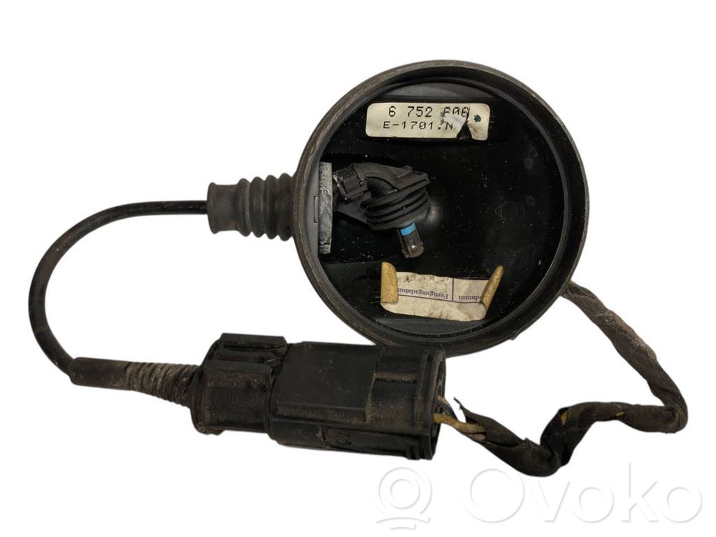 Priekšpusē piekares augstuma sensors