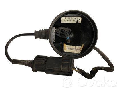 Priekšpusē piekares augstuma sensors