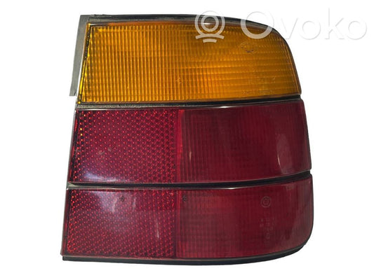 Aizmugurējais lukturis virsbūvē