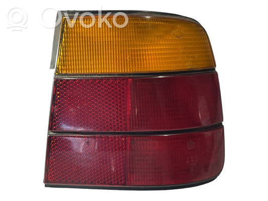 Aizmugurējais lukturis virsbūvē