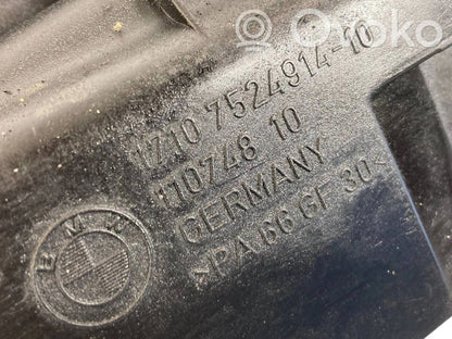 Radiator(s) holder/bracket