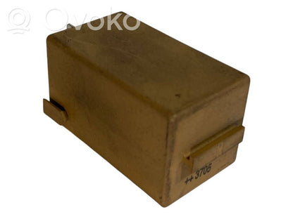 Logu tīrītāju relejs