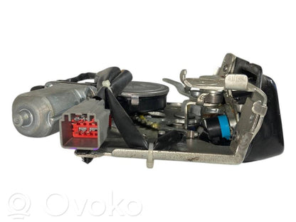 Aizmugurējā pārsega slēdzene