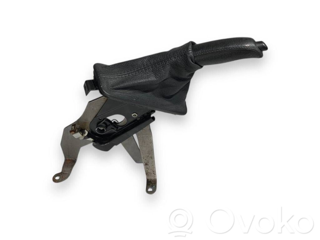 Rokas bremzes mehānisms (salonā)