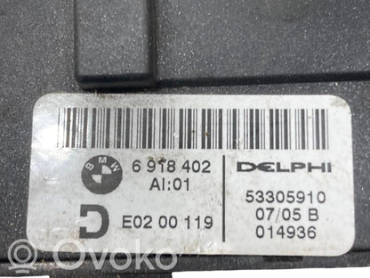 Seat adjustment switch(es)
