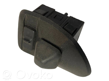 Side mirror switch