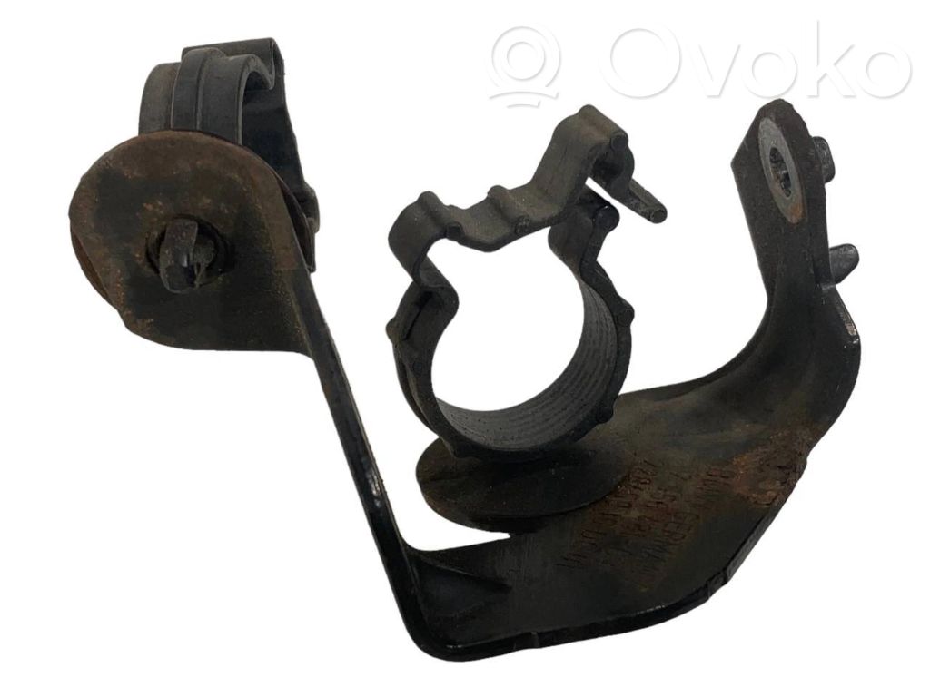 Cita veida dzinēja nodalījuma detaļa