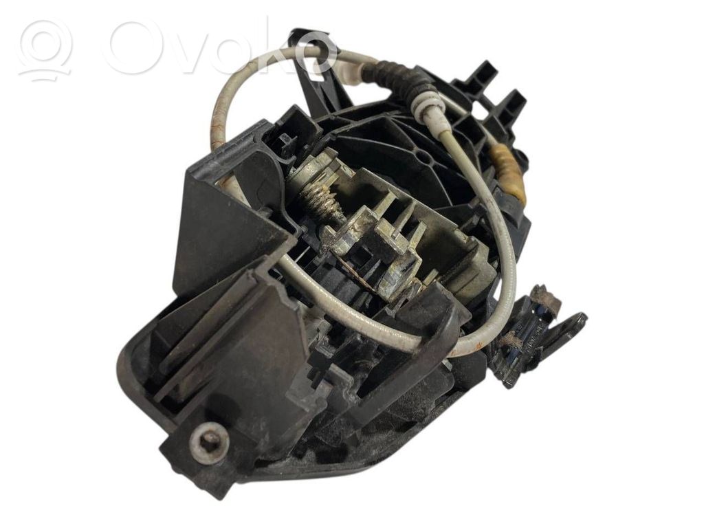 Aizmugurē turētājs / kronšteins ārējam atvēršanas rokturim