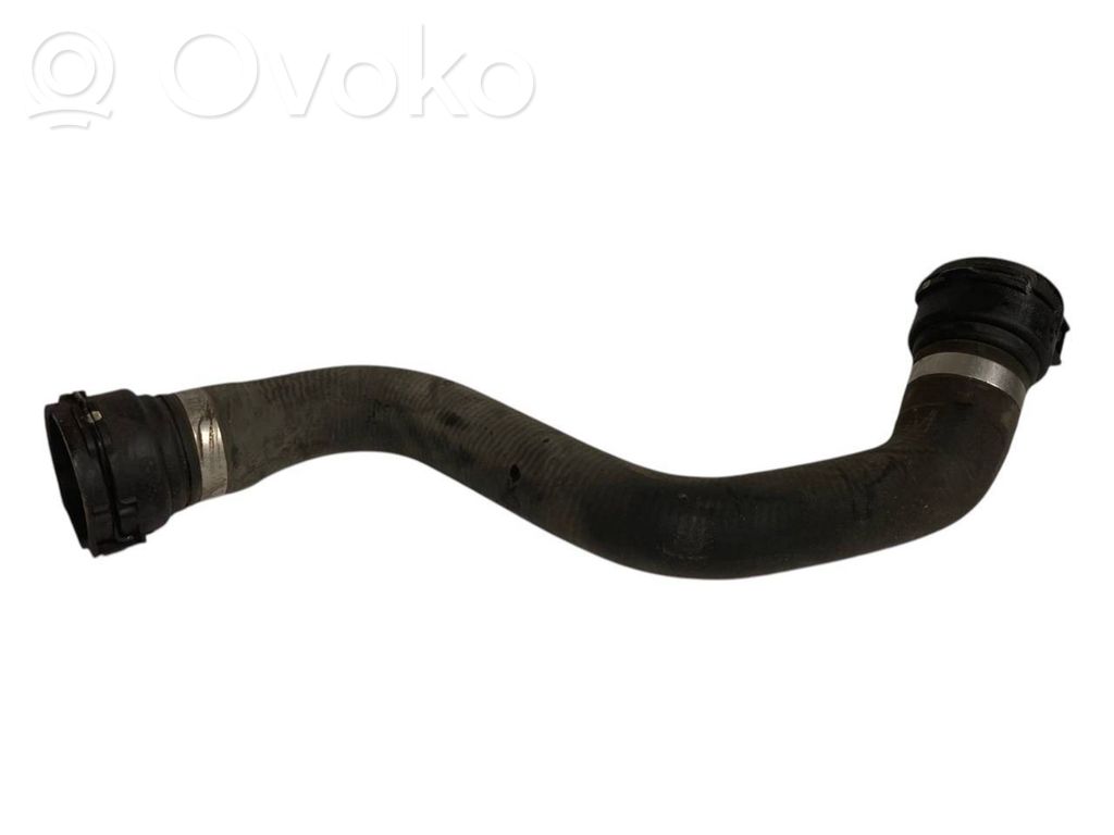 Caurulīte (-es) / šļūtene (-es)