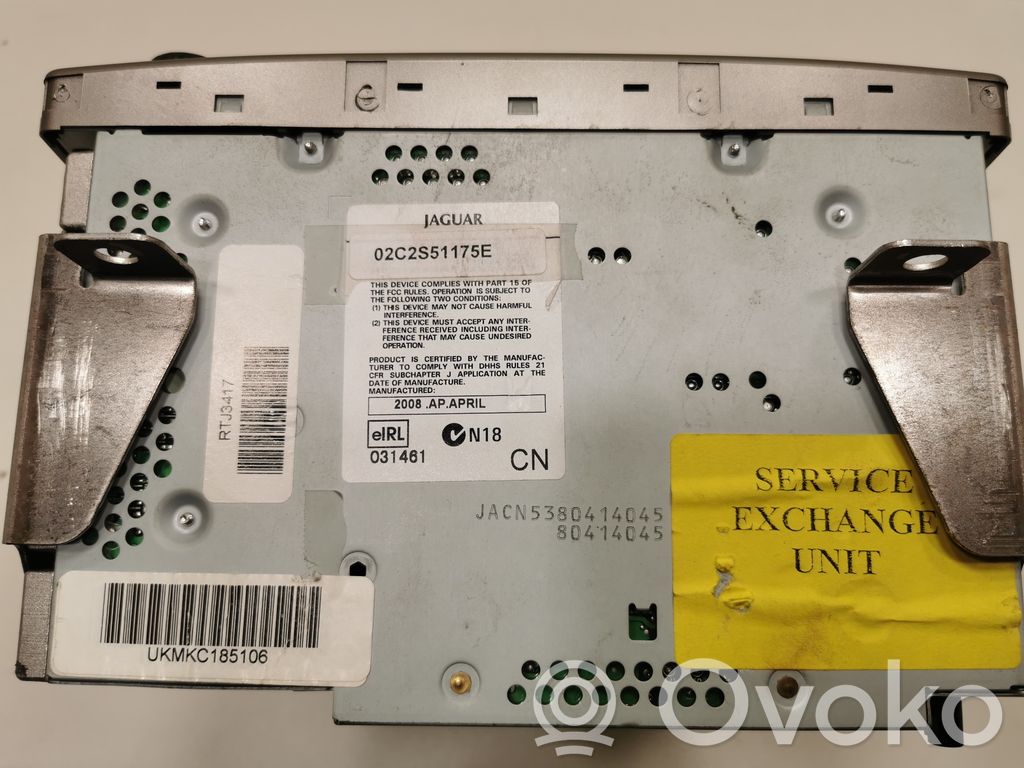 Radio / CD/DVD atskaņotājs / navigācija