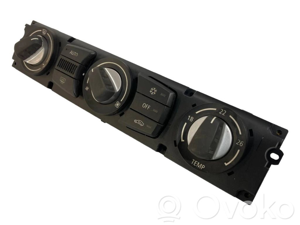 Air conditioning / climate control / interior heating control unit (in the passenger compartment)