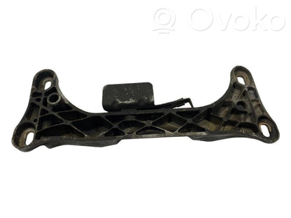 Transmission mounting bracket