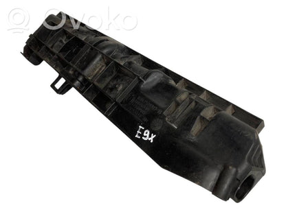 Radiator(s) holder/bracket