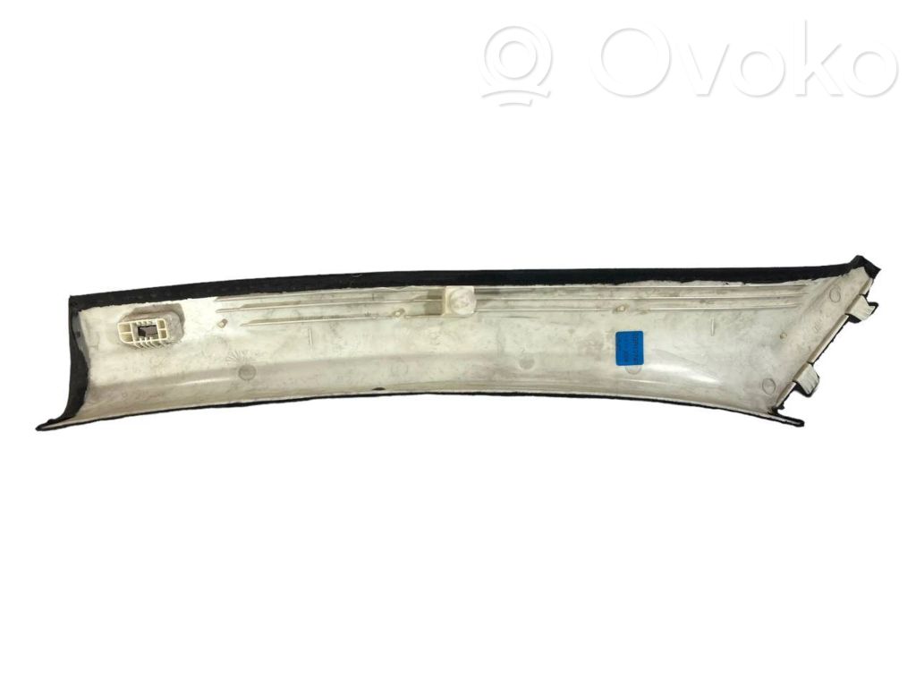 (A) statņa dekoratīvā apdare