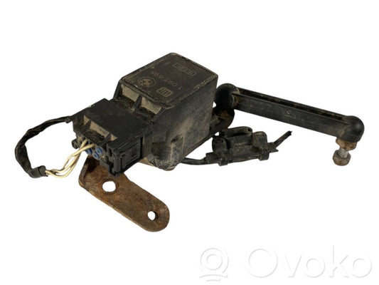 Augstuma sensors (priekšējo lukturu)