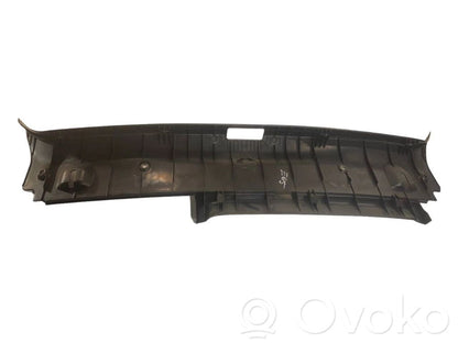 Bagāžnieka sliekšņa dekoratīvā apdare