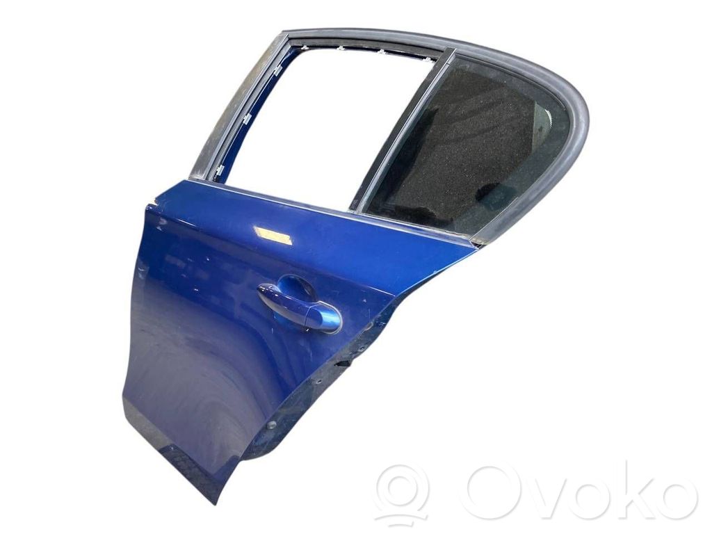 Aizmugurējās durvis