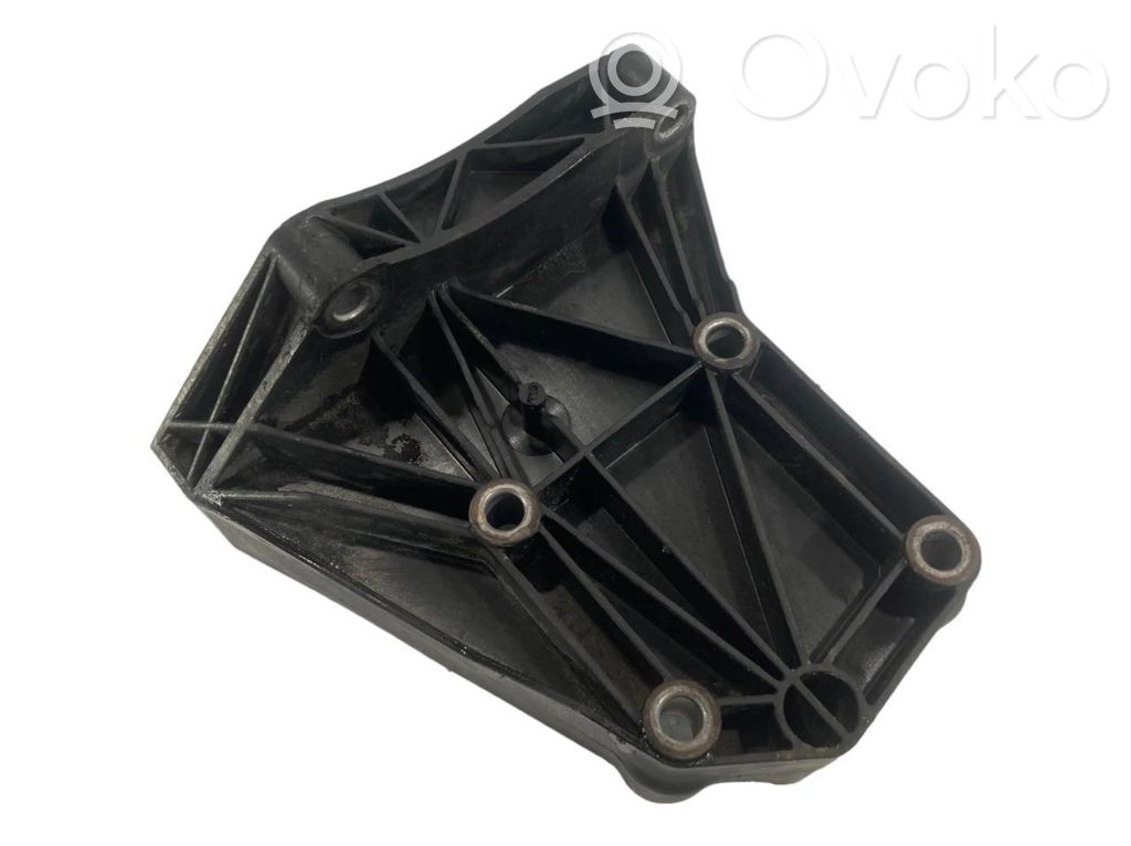Air conditioning compressor mount