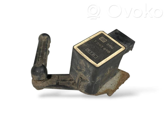 Augstuma sensors (priekšējo lukturu)