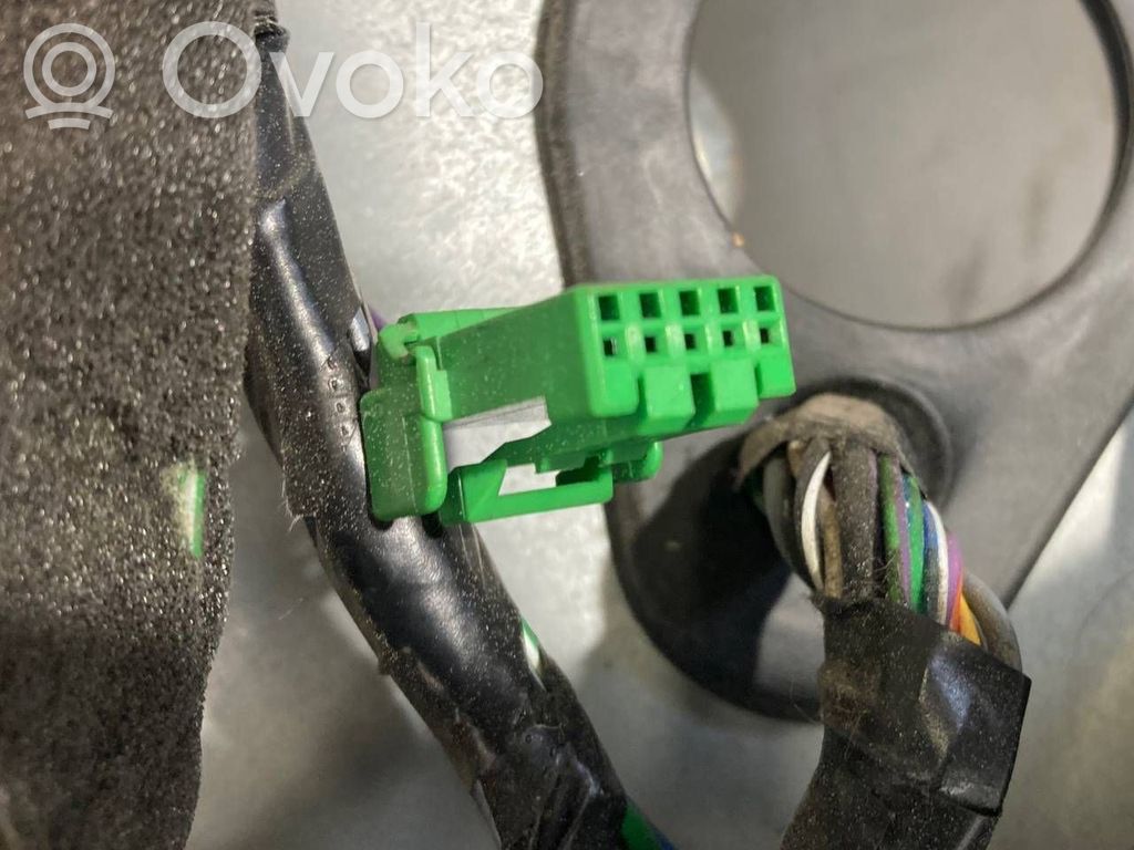 Priekšpusē elektriskā loga pacelšanas mehānisma komplekts