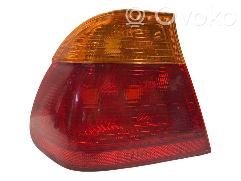 Aizmugurējais lukturis virsbūvē