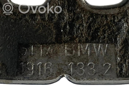 Ražotāja plāksnīte / modeļa burti