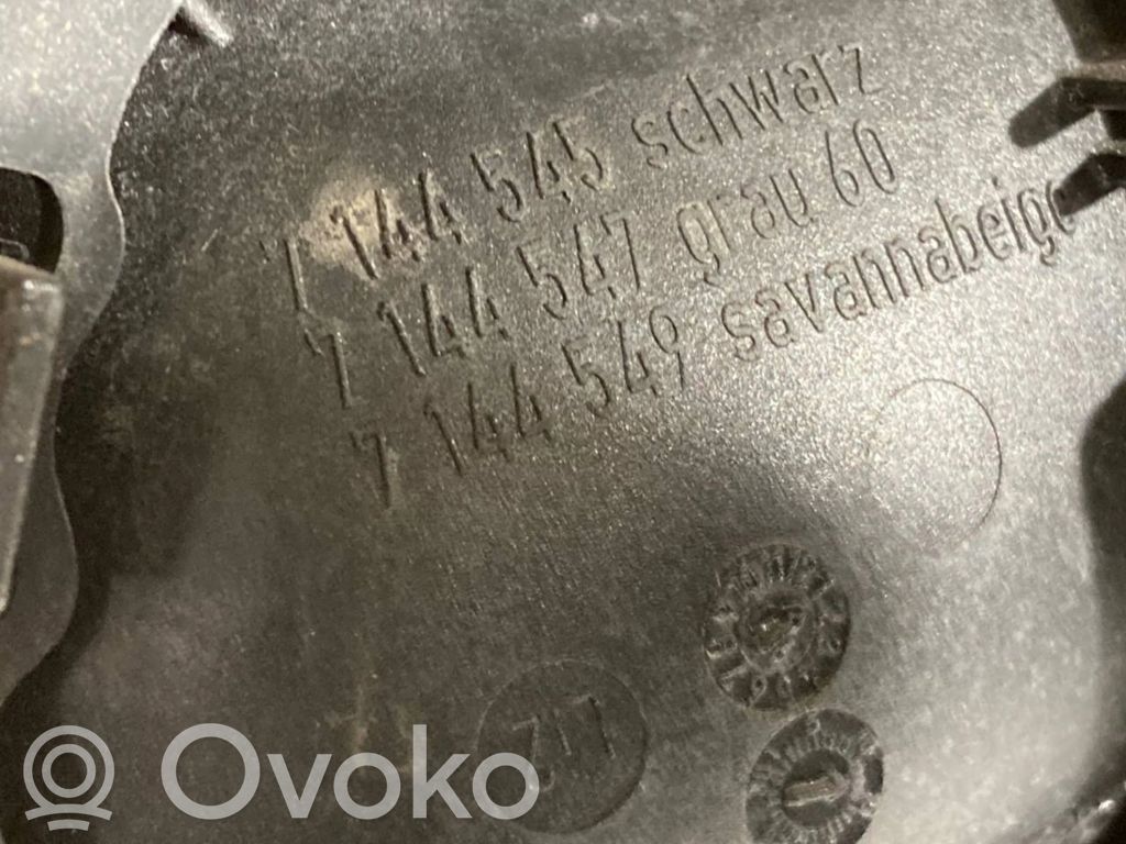 Priekšējo durvju apdare