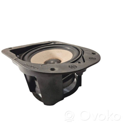 Speaker(s) in the rear window