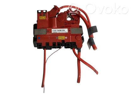 Positive wire connection assembly