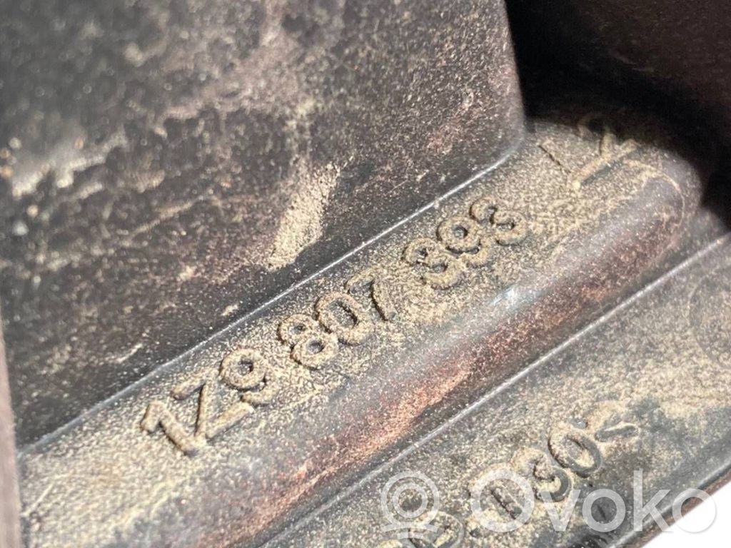 Aizmugurējā bufera montāžas kronšteins