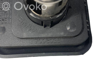 Розетка 12 В (сзади)