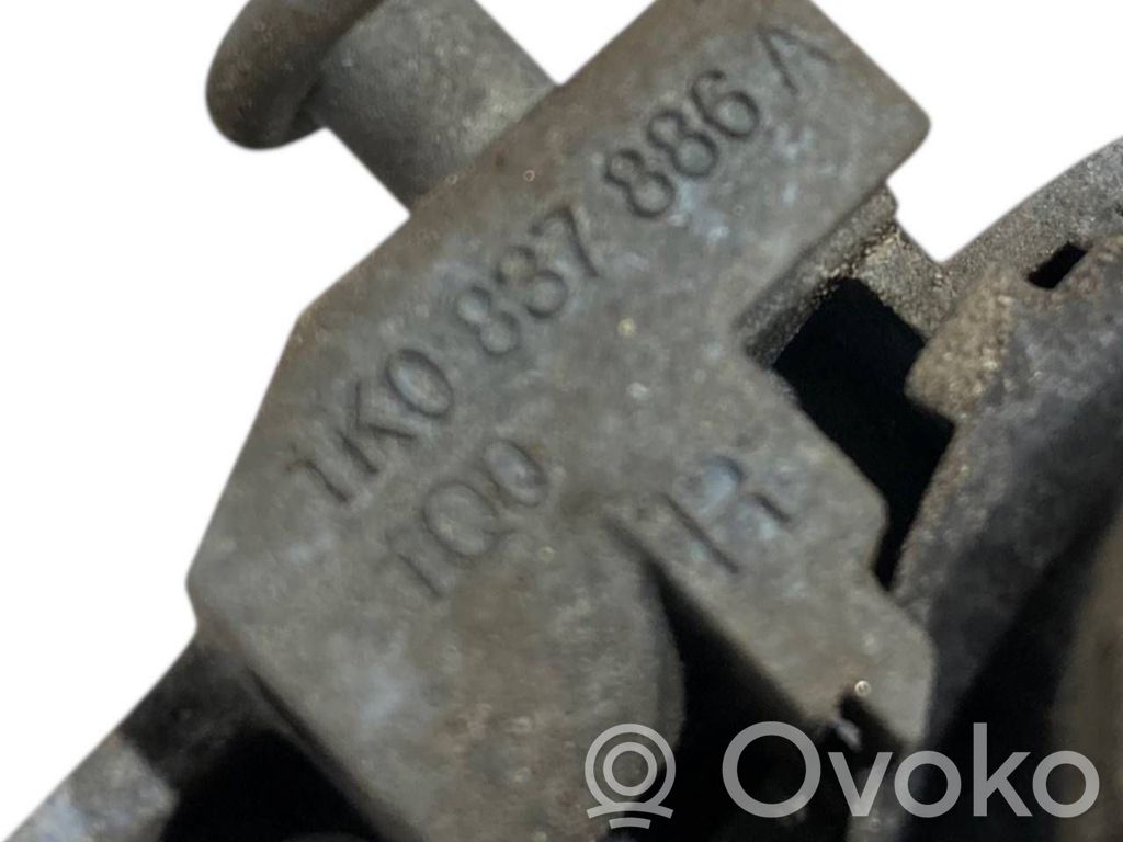 Aizmugurē turētājs / kronšteins ārējam atvēršanas rokturim