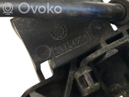 Priekšpusē turētājs / kronšteins ārējam atvēršanas rokturim