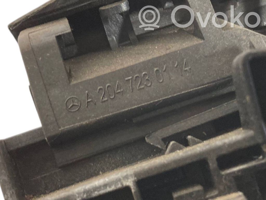 Holder/bracket for external opening handle at the back