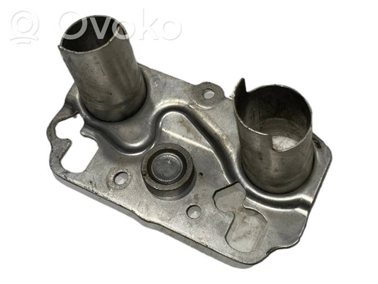 Cita veida dzinēja nodalījuma detaļa