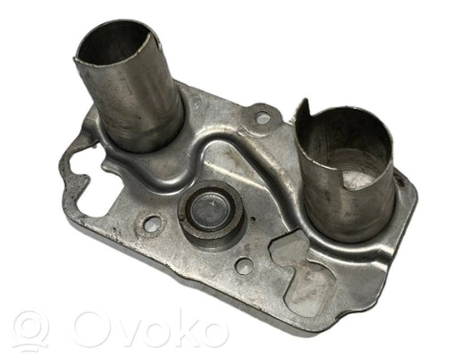 Cita veida dzinēja nodalījuma detaļa