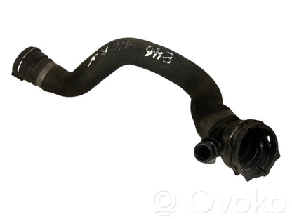 Caurulīte (-es) / šļūtene (-es)